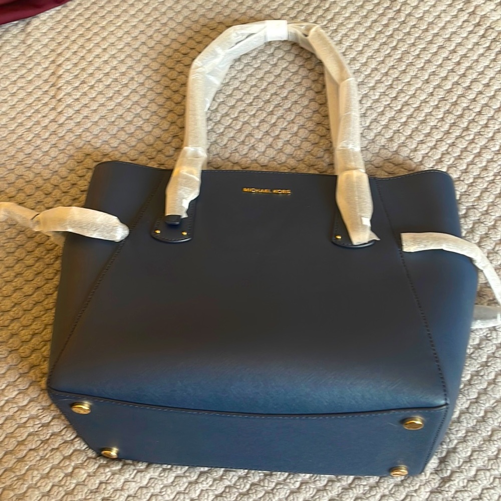 New with tags navy Michael Kors purse